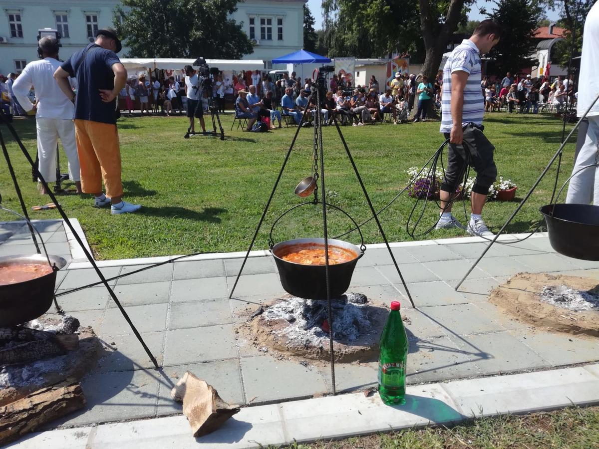 Apartman Bogic Galambóc Kültér fotó